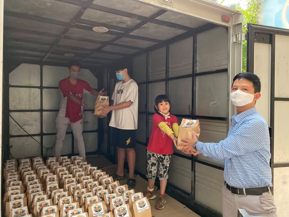 Sharing & Caring – Đẩy Lùi Covid-19