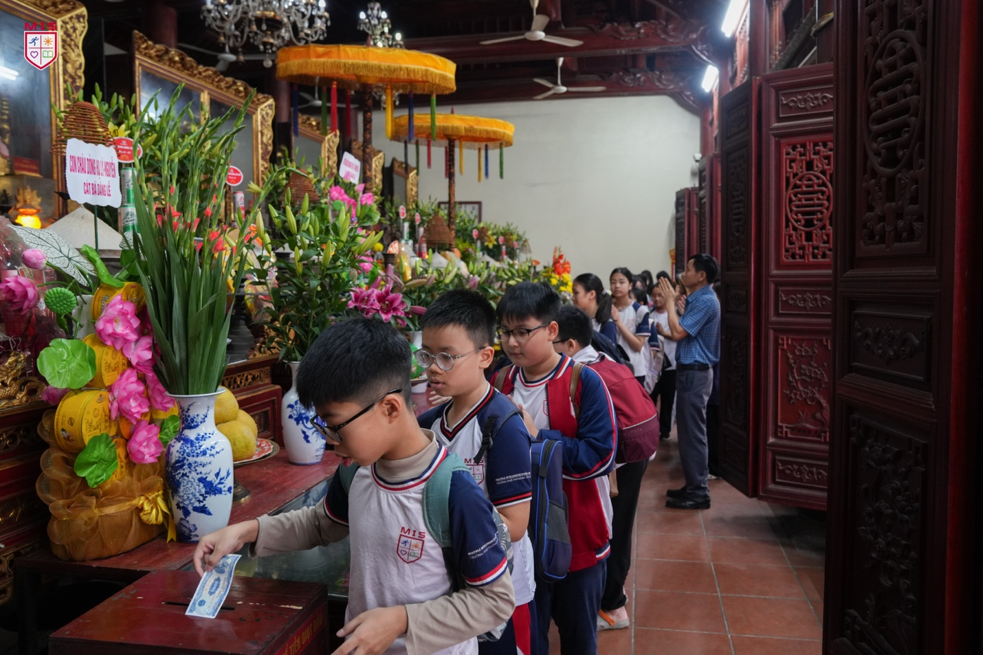 BÀI HỌC LỊCH SỬ GIỮA KHÔNG GIAN VĂN HÓA TRUYỀN THỐNG ĐỀN ĐÔ