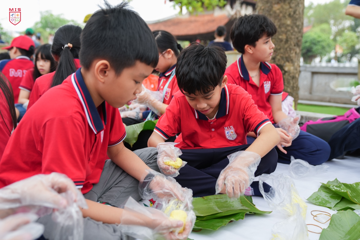 BÀI HỌC LỊCH SỬ GIỮA KHÔNG GIAN VĂN HÓA TRUYỀN THỐNG ĐỀN ĐÔ