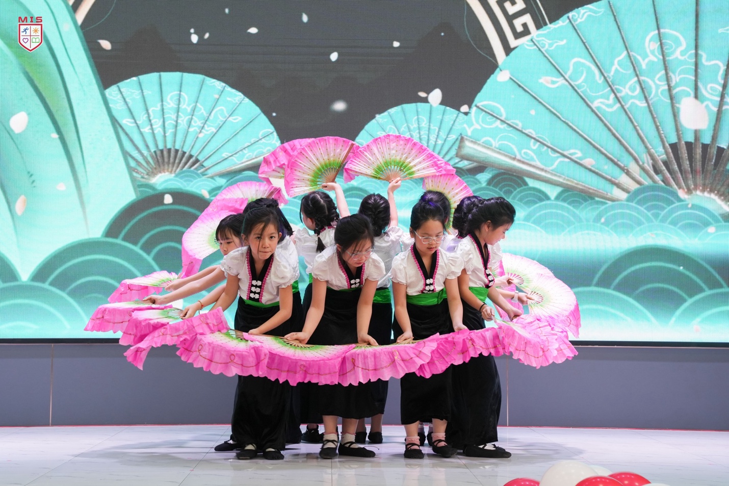 BÁO CÁO DỰ ÁN TRẢI NGHIỆM SÁNG TẠO CẤP TIỂU HỌC