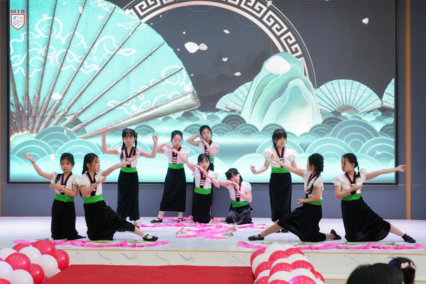 BÁO CÁO DỰ ÁN TRẢI NGHIỆM SÁNG TẠO CẤP TIỂU HỌC