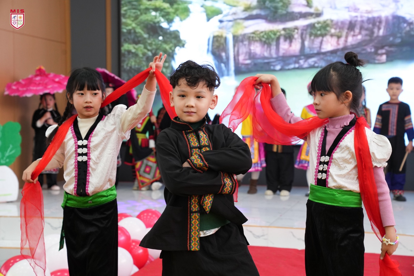 BÁO CÁO DỰ ÁN TRẢI NGHIỆM SÁNG TẠO CẤP TIỂU HỌC