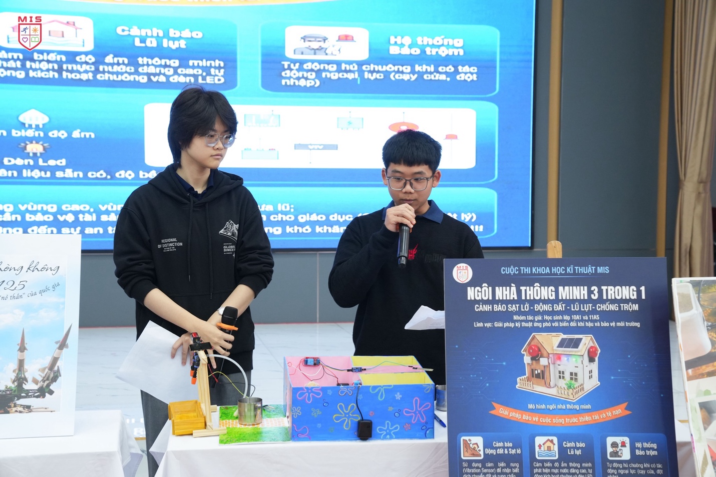 CHUNG KẾT CUỘC THI KHOA HỌC KỸ THUẬT MIS