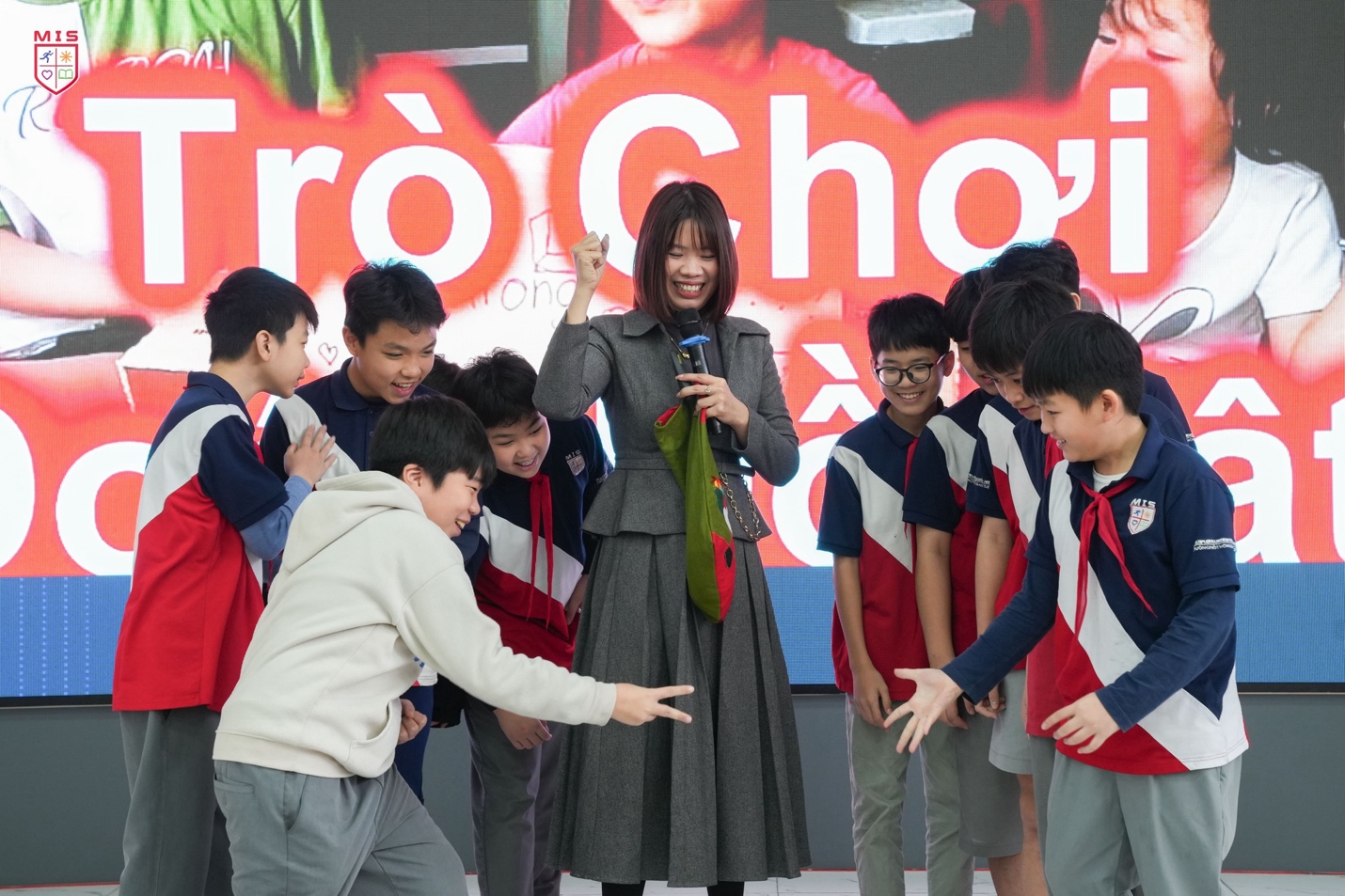 HIỂU BẢN THÂN ĐỂ HẠNH PHÚC