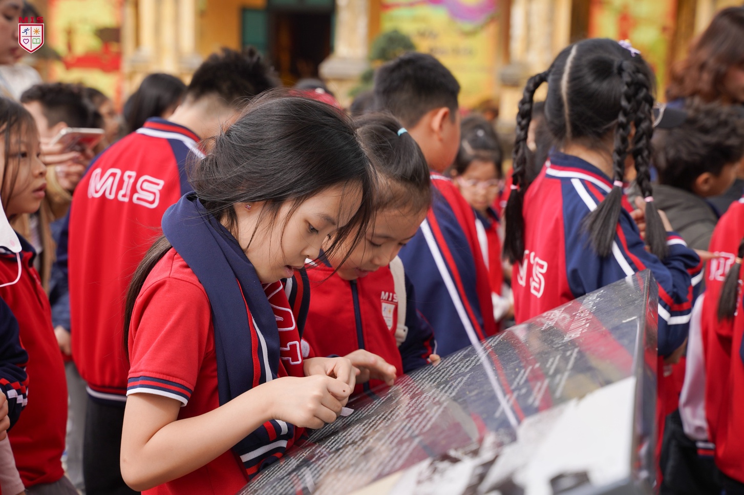 HOÀNG THÀNH THĂNG LONG