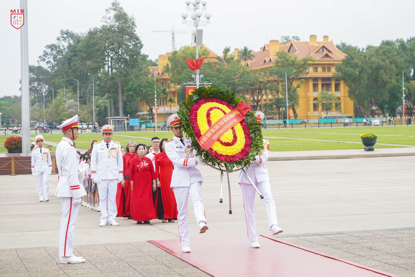 LỄ KẾT NẠP ĐỘI VIÊN TẠI LĂNG BÁC