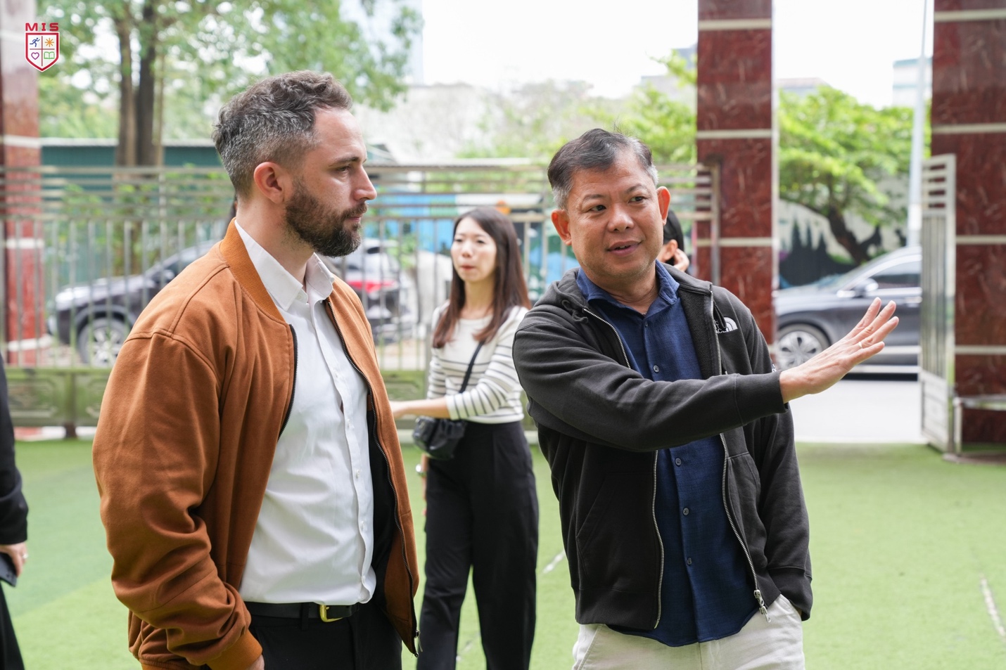 MIS KÝ KẾT HỢP TÁC VỚI TRƯỜNG TIỂU HỌC HENRY PARK (SINGAPORE)