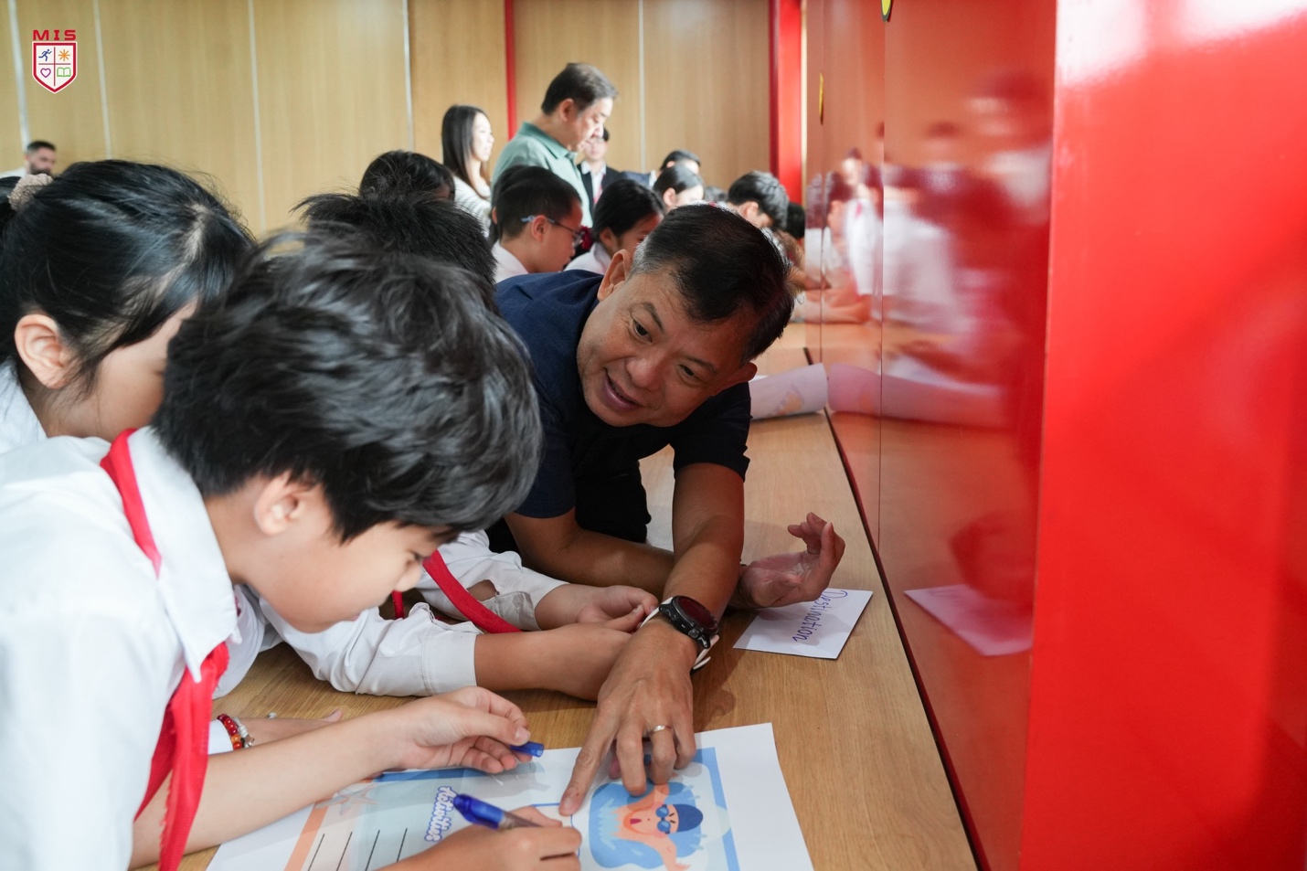 MIS KÝ KẾT HỢP TÁC VỚI TRƯỜNG TIỂU HỌC HENRY PARK (SINGAPORE)