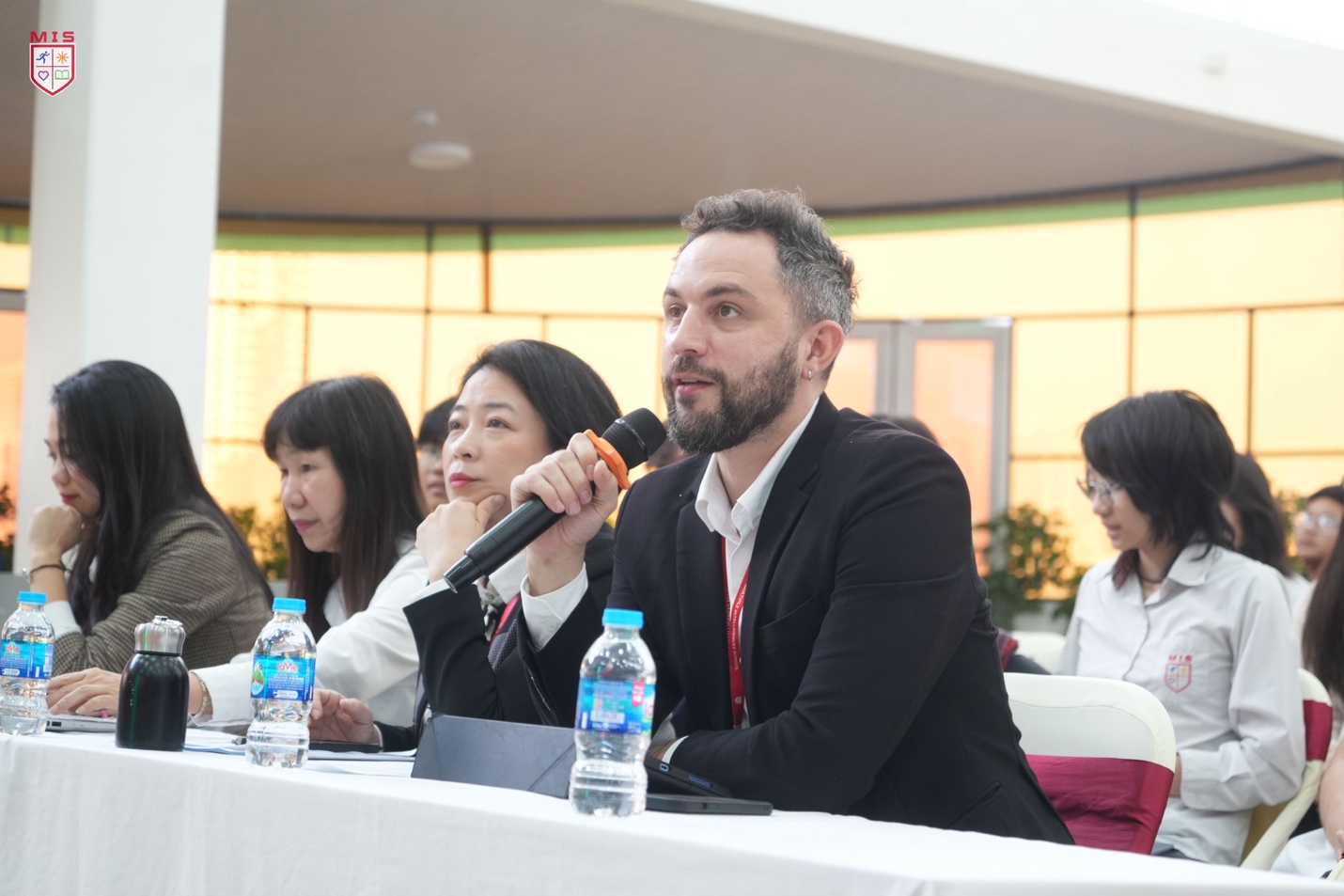 MIS TALKS – HÙNG BIỆN TIẾNG ANH