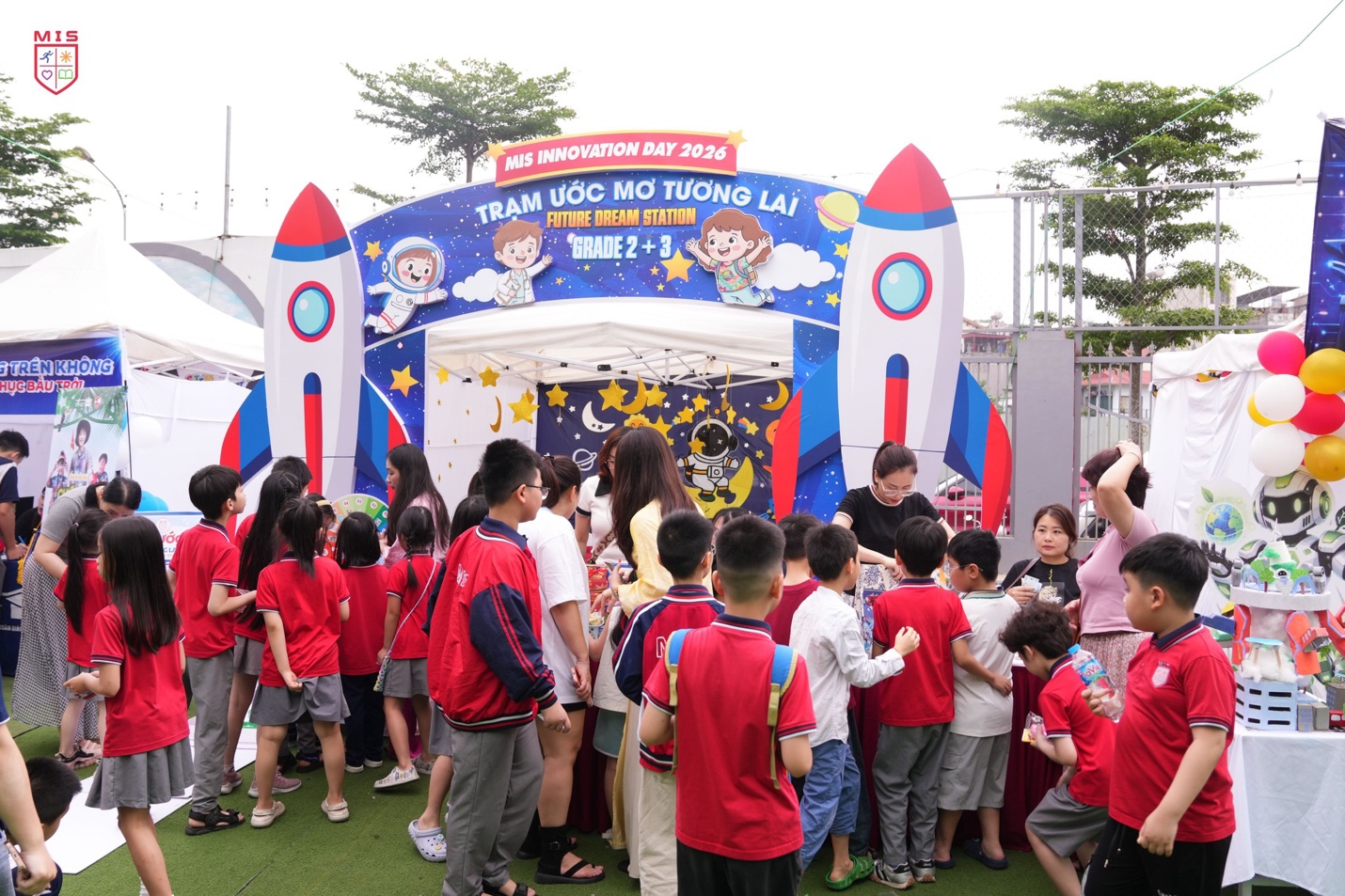 MIS INNOVATION DAY 2026 – “BẢN ĐỒ SÁNG TẠO” RỰC RỠ TỪ NHỮNG GIAN HÀNG ĐỘC ĐÁO