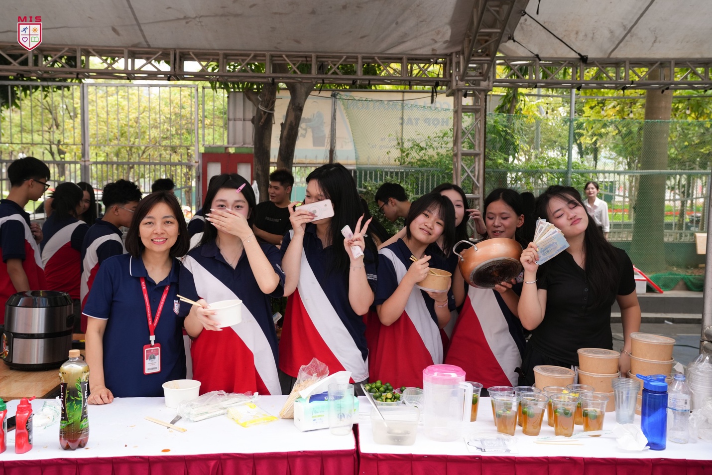 MIS INNOVATION DAY 2026 – “BẢN ĐỒ SÁNG TẠO” RỰC RỠ TỪ NHỮNG GIAN HÀNG ĐỘC ĐÁO