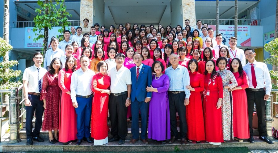 TRƯỜNG TIỂU HỌC, THCS & THPT TỔ CHỨC THÀNH CÔNG HỘI NGHỊ NGƯỜI LAO ĐỘNG NĂM HỌC 2022-2023