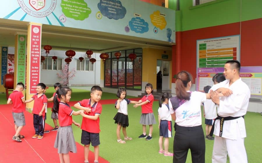 Tháng Tư MIS – Nghe trong tiếng nhạc có cả mùi hương