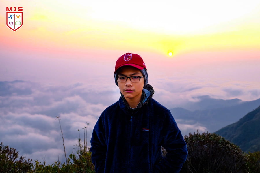 𝙄𝙩 𝙞𝙨 𝙣𝙤𝙩 𝙩𝙝𝙚 𝙢𝙤𝙪𝙣𝙩𝙖𝙞𝙣 𝙬𝙚 𝙘𝙤𝙣𝙦𝙪𝙚𝙧 𝙗𝙪𝙩 𝙤𝙪𝙧𝙨𝙚𝙡𝙫𝙚𝙨.