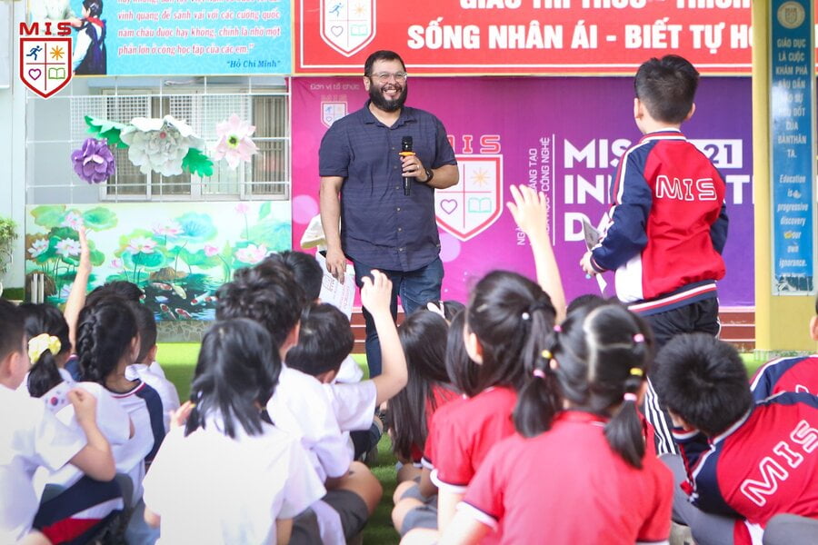 Học sinh lớp 2: Học vật lý qua tiếng anh Cambridge, tại sao không?