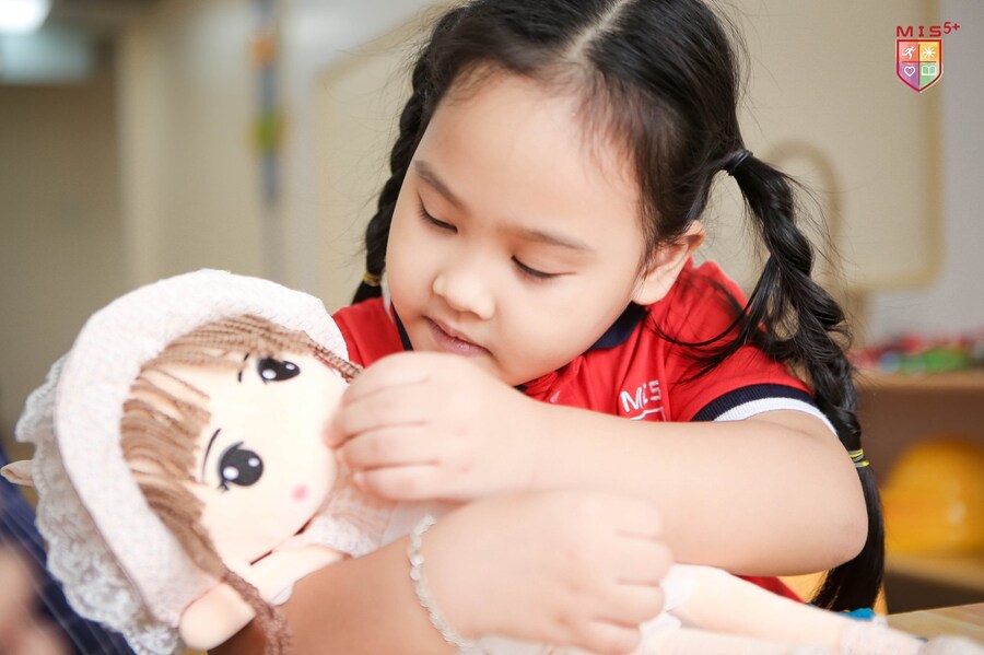 MẦM XANH ĐẤT NƯỚC ĐƯỢC VUN TRỒNG TỪ BÀN TAY NHỮNG GIÁO VIÊN YÊU TRẺ