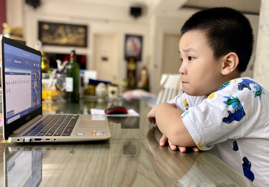 NGÀY MỚI RỘN RÀNG, CHUÔNG VANG KHẮP CHỐN NIỀM VUI BÊN BẠN, RỘN VANG TIẾNG CƯỜI