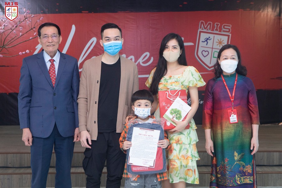 CHÂN TRỜI TRI THỨC RỘNG MỞ NGÔI TRƯỜNG GIÚP THỰC HIỆN HOÁ GIẤC MƠ