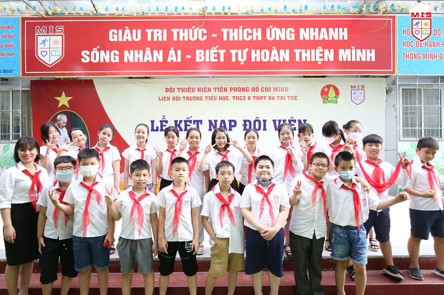 LỄ KẾT NẠP ĐỘI VIÊN – TIỂU HỌC ĐA TRÍ TUỆ – MIS