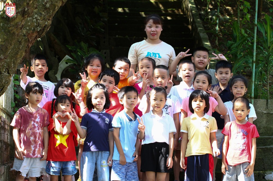 MỖI NGÀY ĐỀU MỈM CƯỜI & HẾT LÒNG SỐNG TRỌN CUỘC ĐỜI NÀY