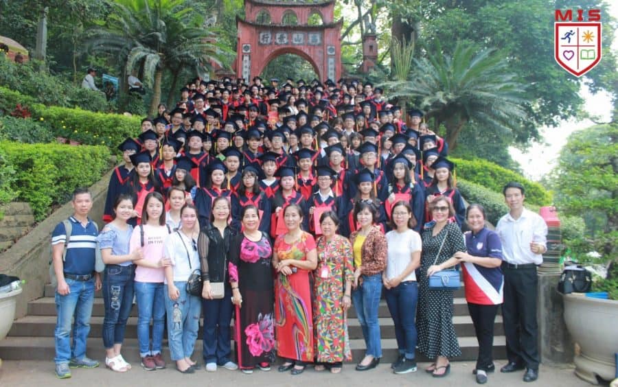 Về miền Đất Tổ