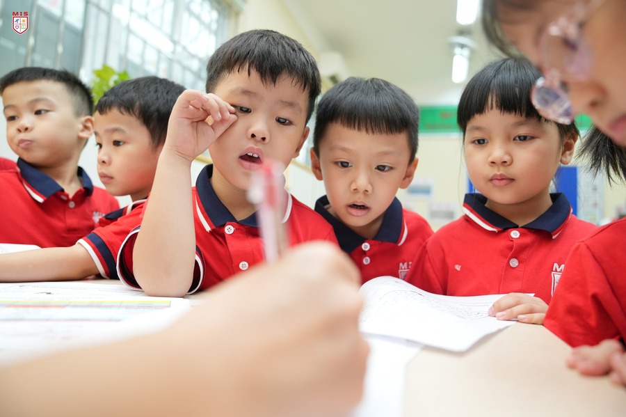 MẦM NON SONG NGỮ MIS – NUÔI DƯỠNG THẾ HỆ TRẺ GIÀU TRI THỨC