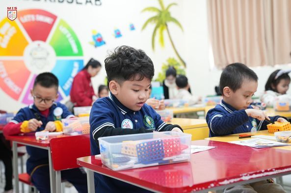 TRƯỜNG TIỂU HỌC HẠNH PHÚC MIS – NƠI GIÚP CON TÌM ĐƯỢC HẠNH PHÚC & KIẾN TẠO HẠNH PHÚC CỦA RIÊNG MÌNH