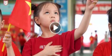 QUÊ HƯƠNG NÀY, TÔI SINH RA TỪ ĐÂY PROUD OF THE TWO WORDS VIETNAM