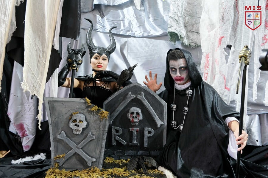 1001 SHADES OF HALLOWIEE