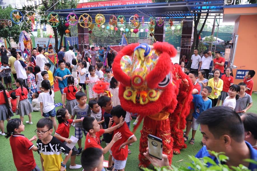 Trung thu: Ai vui nhất?