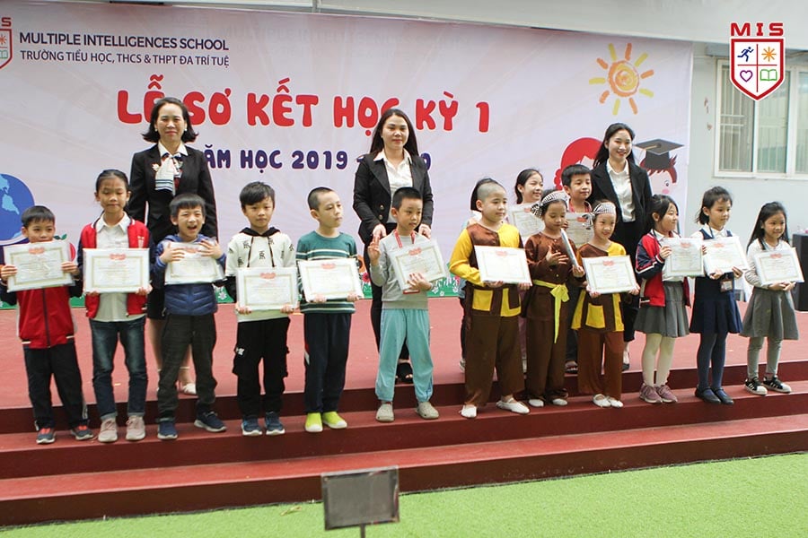 Ngày hội tôn vinh tri thức và hạnh phúc – Lễ sơ kết HK1 cấp Tiểu học MIS