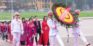 HÀNH TRÌNH GIEO HẠT MẦM ĐẠO ĐỨC TỪ TRÁI TIM LỄ KẾT NẠP ĐỘI CHO HỌC SINH KHỐI 3 MIS