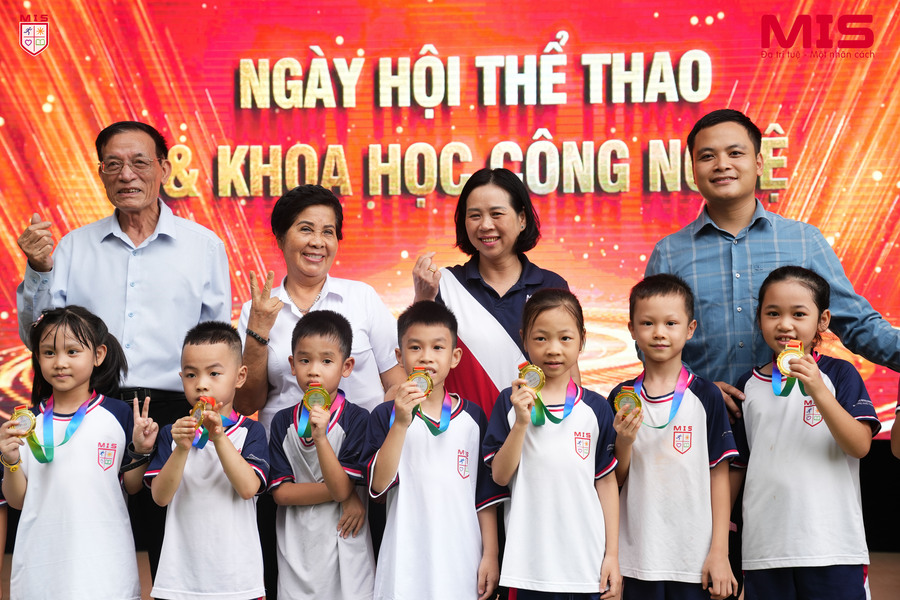 “SÂN VẬN ĐỘNG MIS”: NƠI BÙNG NỔ NHỮNG TRẬN ĐẤU KỊCH TÍNH