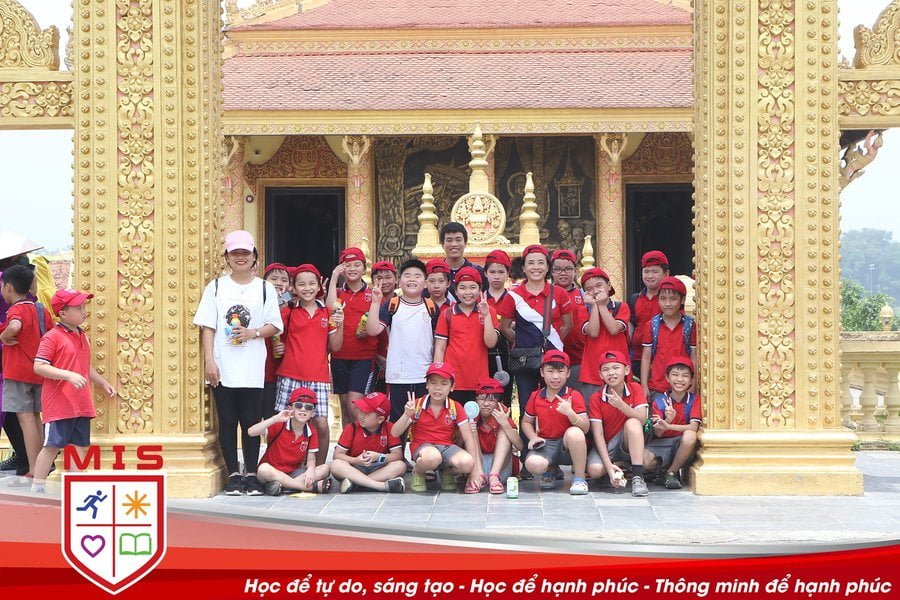 Hạnh phúc của MISers nhí tại Làng Văn hóa các Dân tộc Việt Nam