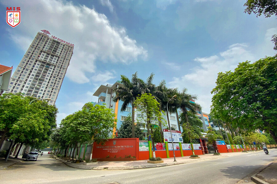 MỘT BƯỚC THÀNH TÀI, TƯƠNG LAI TƯƠI SÁNG