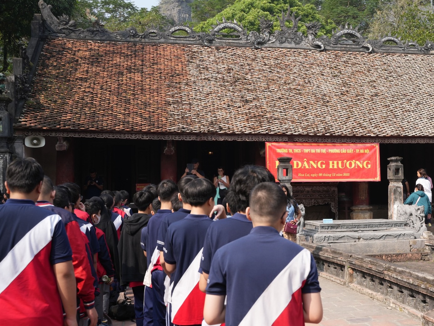 BÀI HỌC LỊCH SỬ SỐNG ĐỘNG GIỮA KHÔNG GIAN DI SẢN - CỐ ĐÔ HOA LƯ