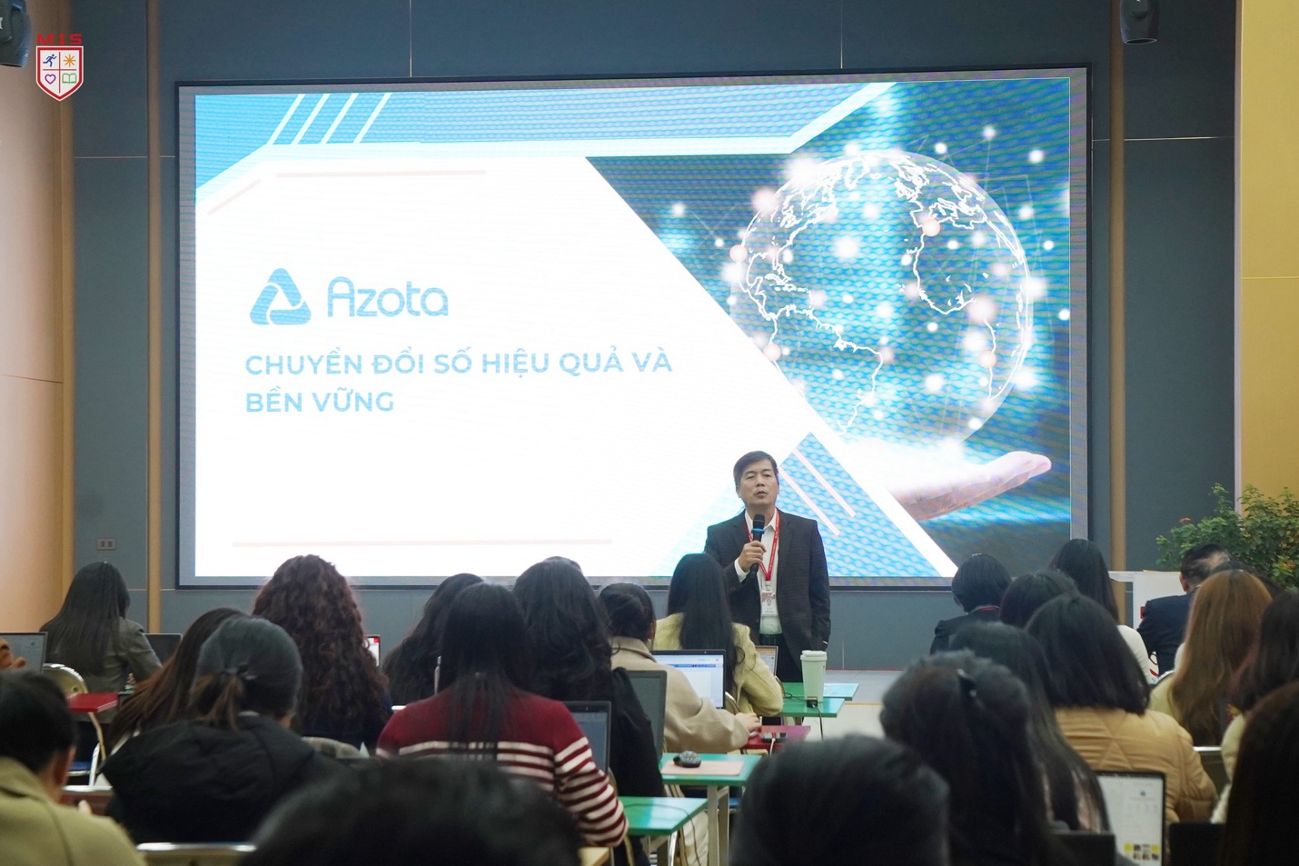 MIS ĐẨY MẠNH ỨNG DỤNG CÔNG NGHỆ VÀ AI TRONG GIẢNG DẠY